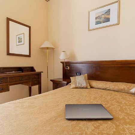 Hotel Villa Delle Rose Ористано Екстериор снимка